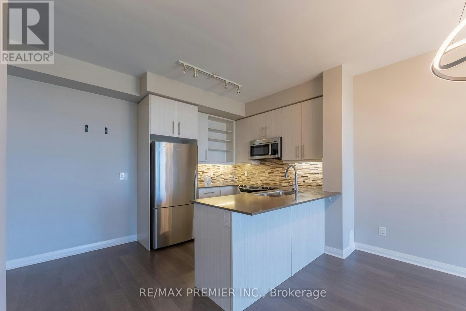 1401-55 Oneida Crescent, Richmond Hill, ON, L4B 4T9 - 3