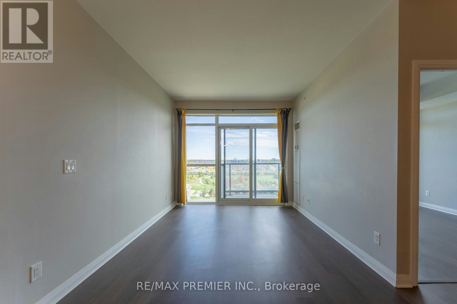 1401-55 Oneida Crescent, Richmond Hill, ON, L4B 4T9 - 4
