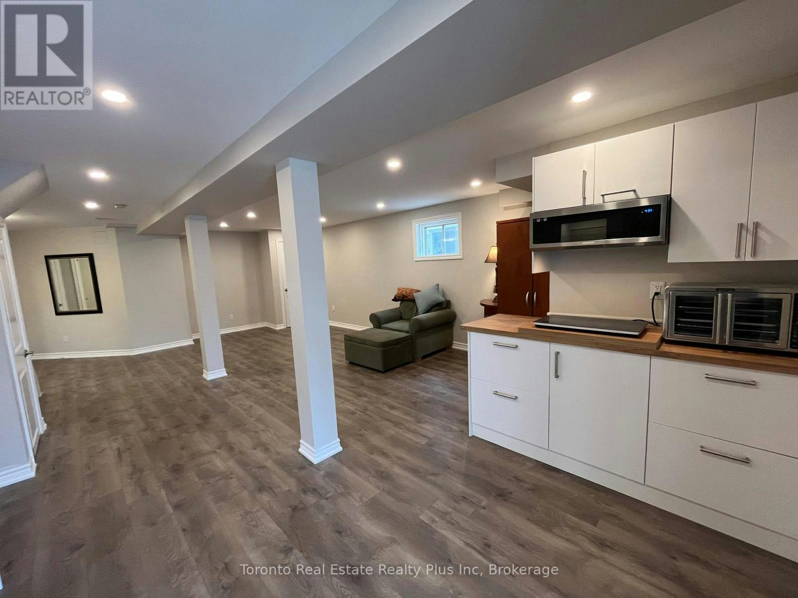 21 Nicholson Drive, Barrie, ON, L4N 8L7 - 5