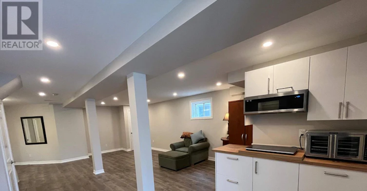 21 Nicholson Drive, Barrie, ON, L4N 8L7 - 5