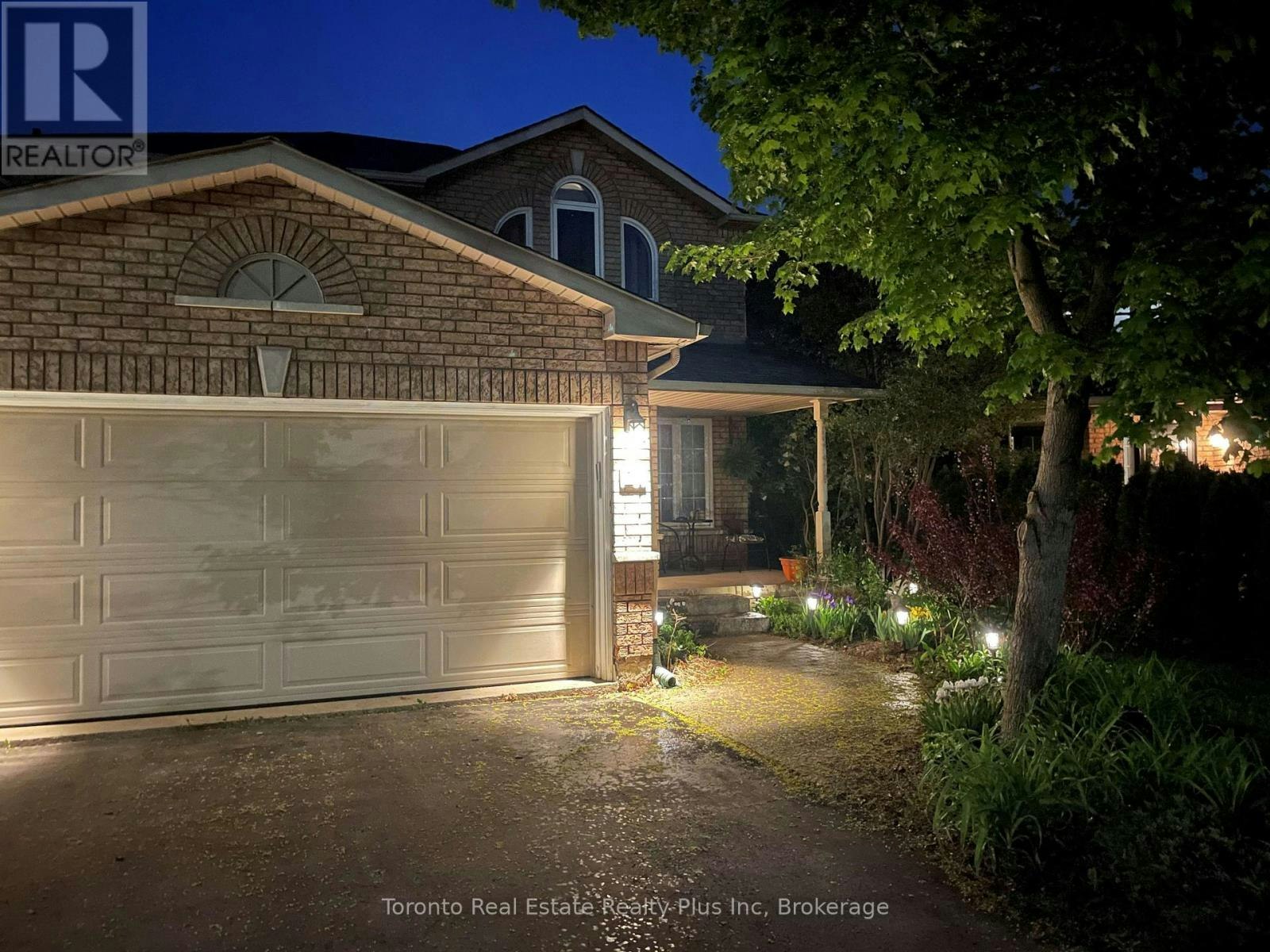 21 Nicholson Drive, Barrie, ON, L4N 8L7 - 2