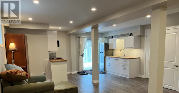 21 Nicholson Drive, Barrie, ON, L4N 8L7 - 4