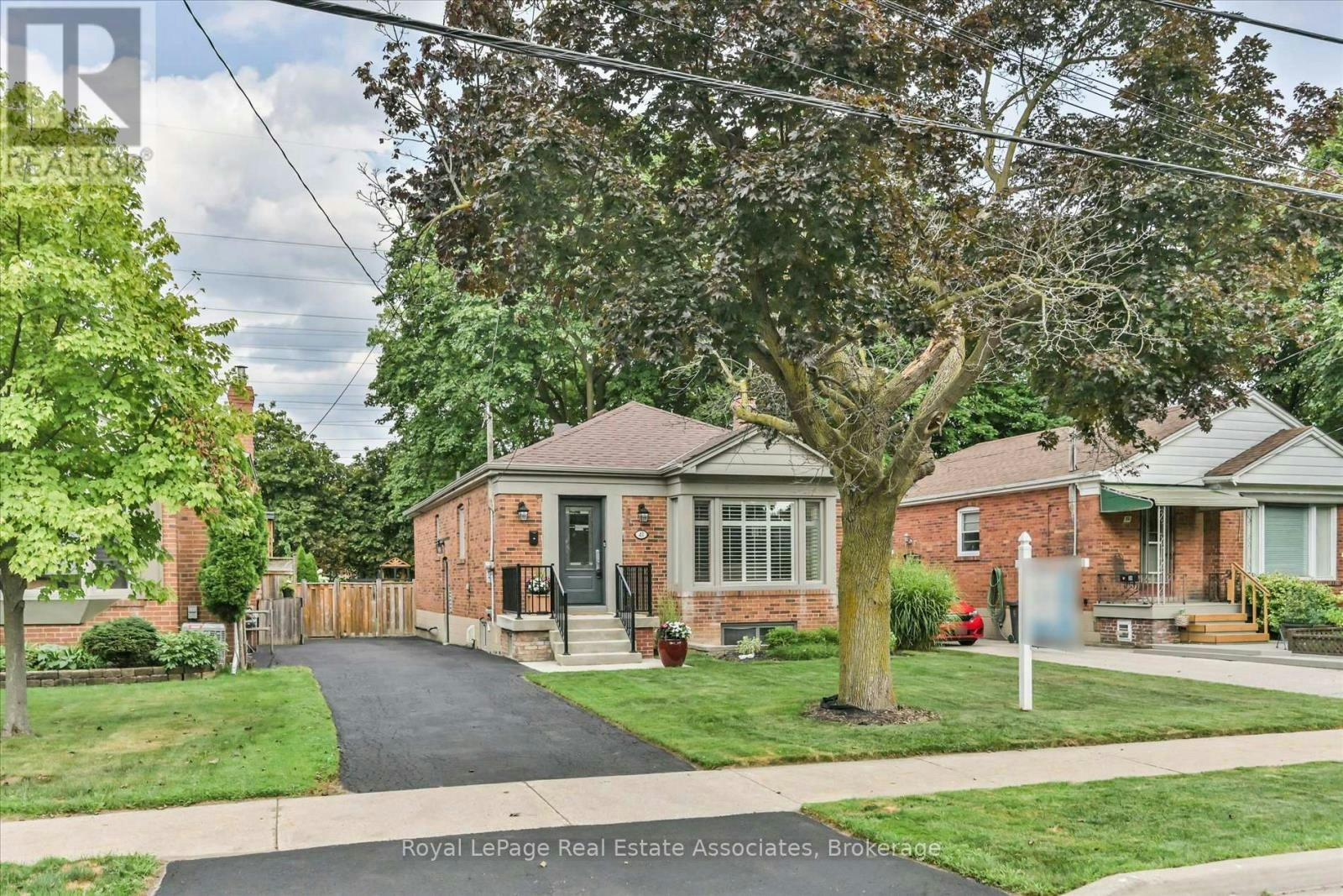 41 Ashbourne Drive, Toronto, ON, M9B 4H3
