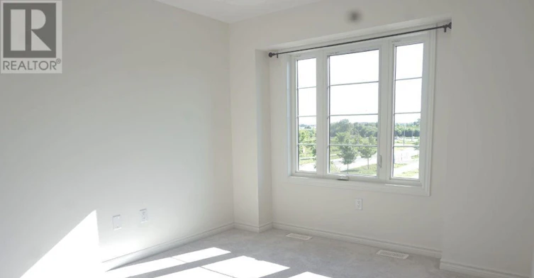 26 Louise Crescent, Whitby, ON, L1P 0J9 - 9