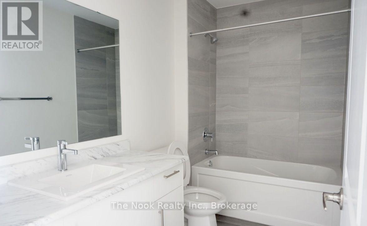 26 Louise Crescent, Whitby, ON, L1P 0J9 - 11