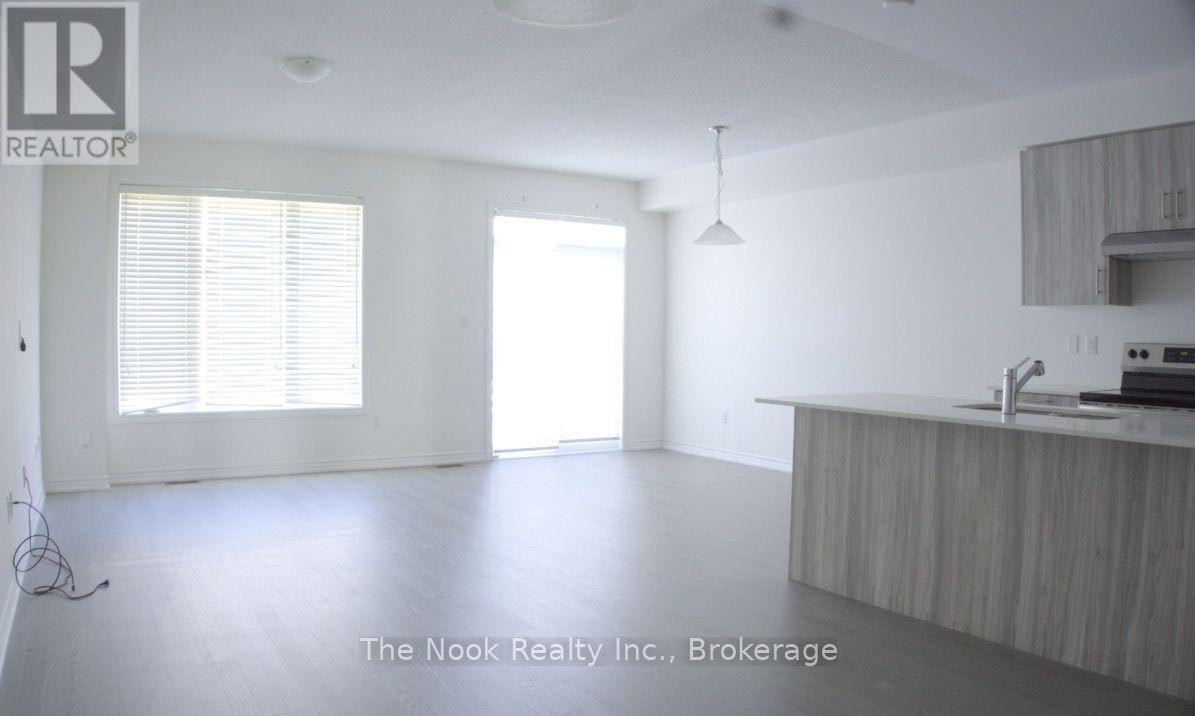 26 Louise Crescent, Whitby, ON, L1P 0J9 - 3