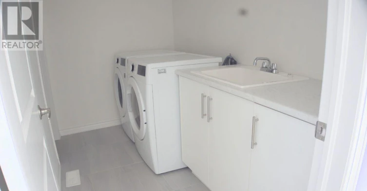 26 Louise Crescent, Whitby, ON, L1P 0J9 - 12