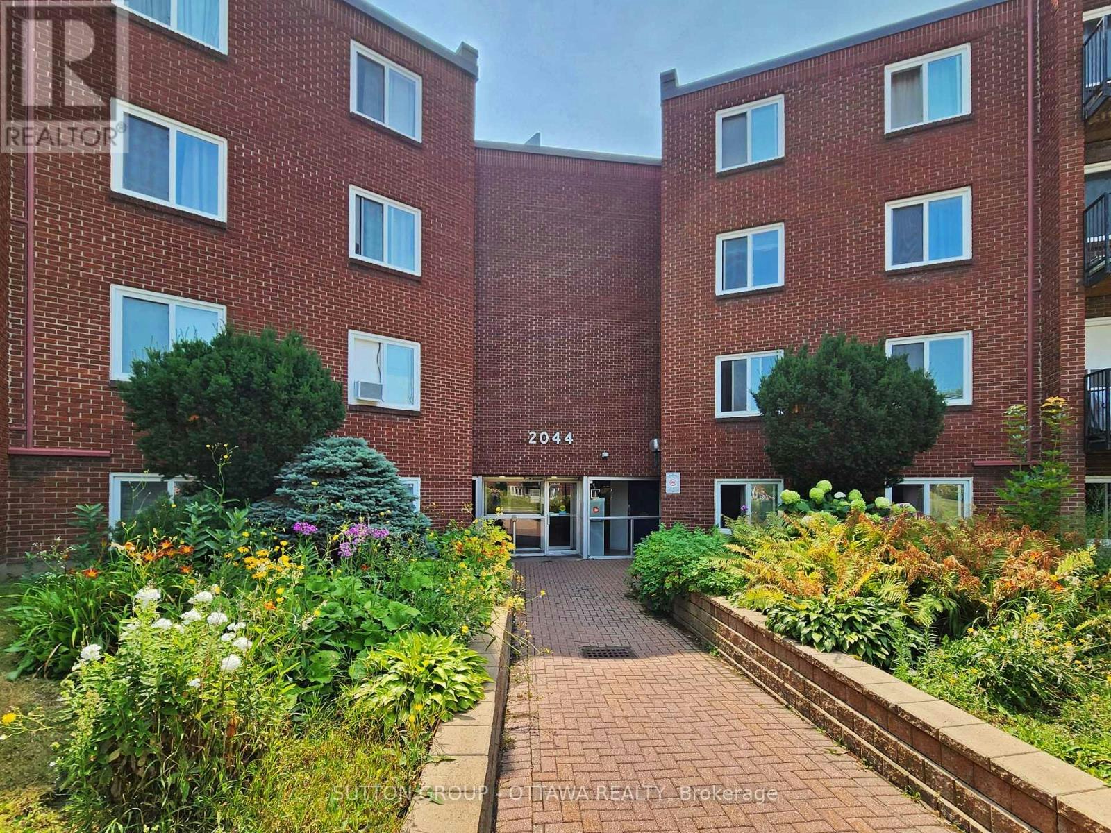 202A-2044 Arrowsmith Drive, Ottawa, ON, K1J 7V8