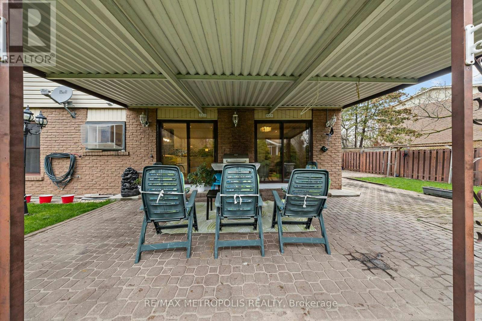 UPPER-754 Eyer Drive, Pickering, ON, L1W 3C2 - 6