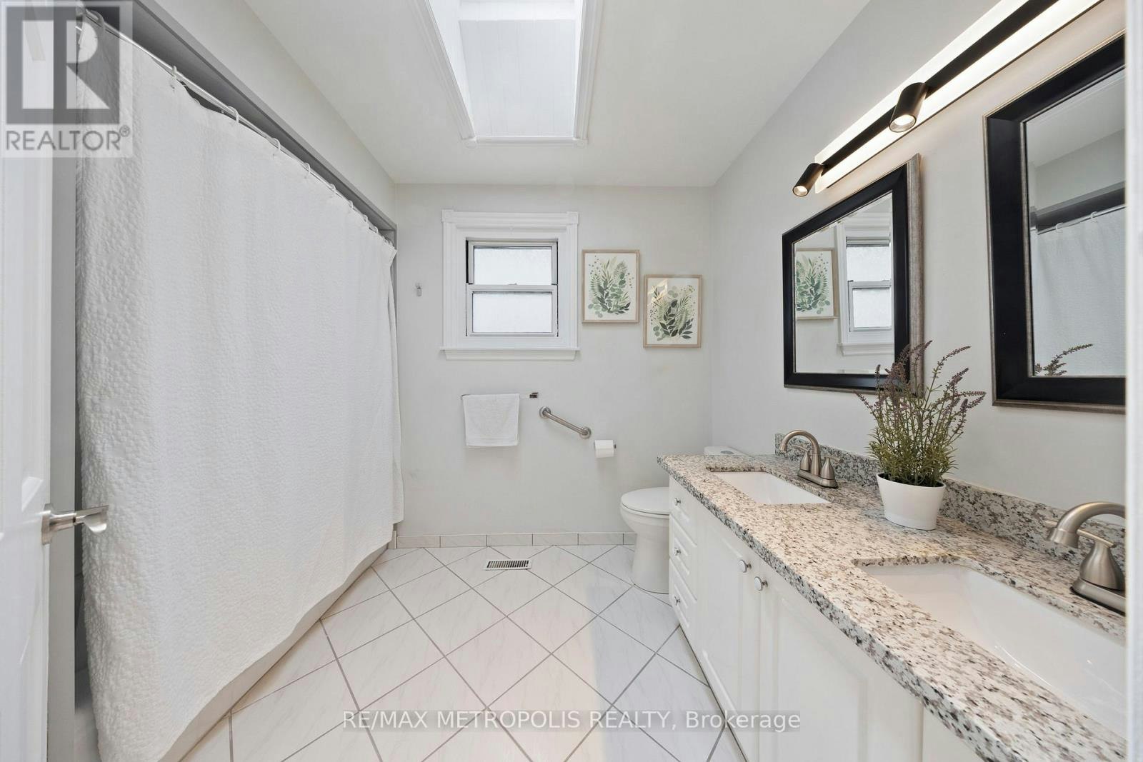 UPPER-754 Eyer Drive, Pickering, ON, L1W 3C2 - 29