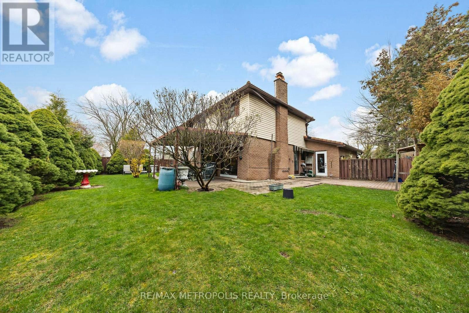 UPPER-754 Eyer Drive, Pickering, ON, L1W 3C2 - 5