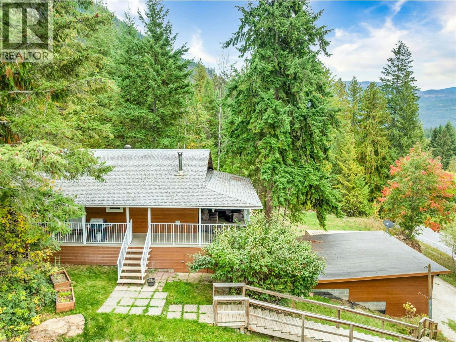 8 Old Town Road, Sicamous, BC, V0E 2V4