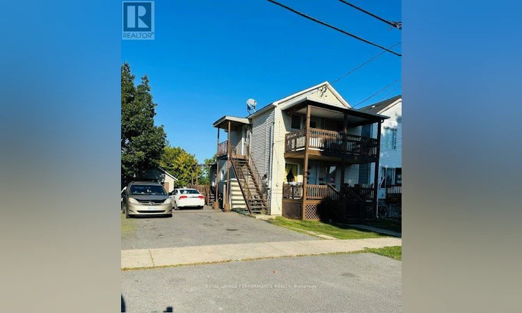 221-221A-221 St Felix Street