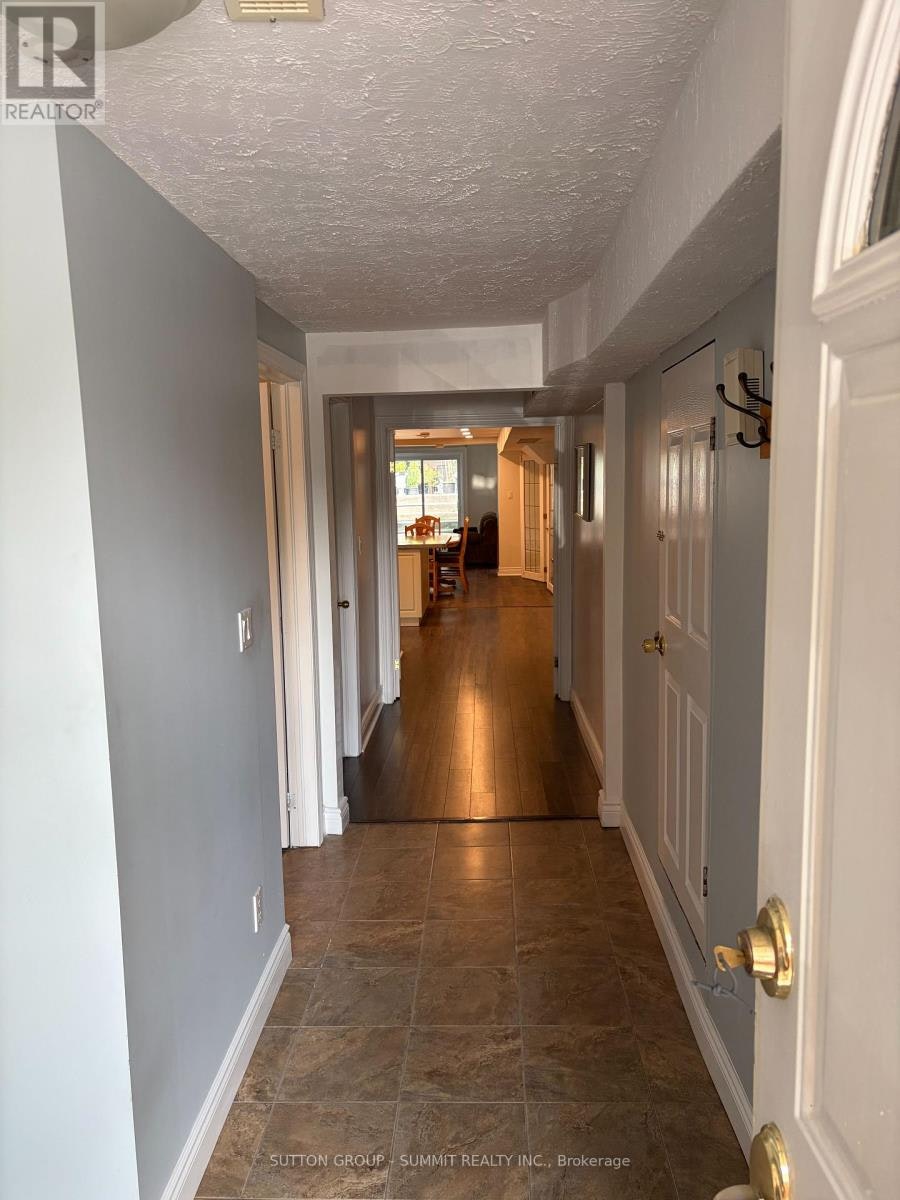 ONLY-LOWER 3227 Level Trisha Downs, Mississauga, ON, L5A 2A6 - 2