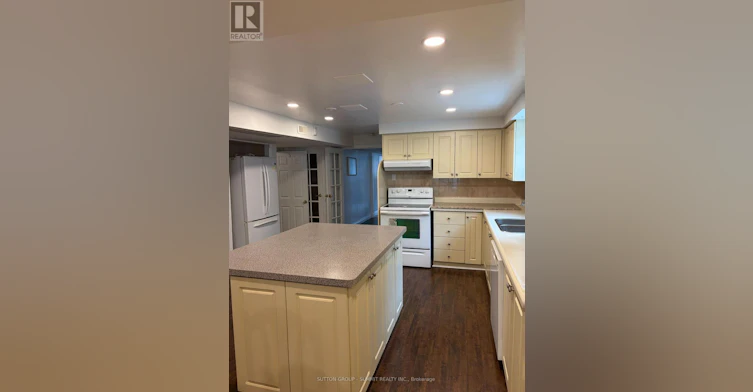 ONLY-LOWER 3227 Level Trisha Downs, Mississauga, ON, L5A 2A6 - 5