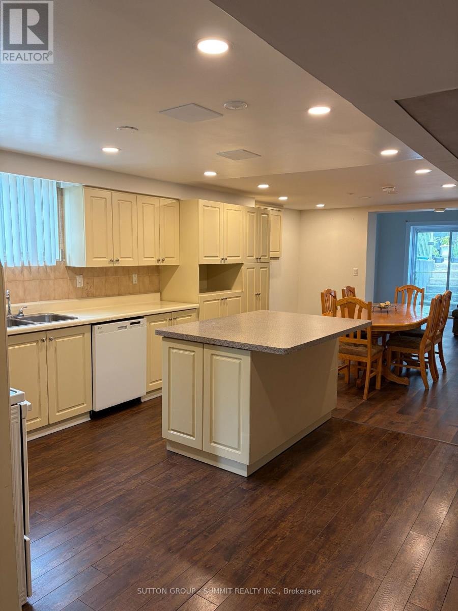 ONLY-LOWER 3227 Level Trisha Downs, Mississauga, ON, L5A 2A6 - 4