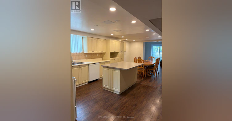 ONLY-LOWER 3227 Level Trisha Downs, Mississauga, ON, L5A 2A6 - 4