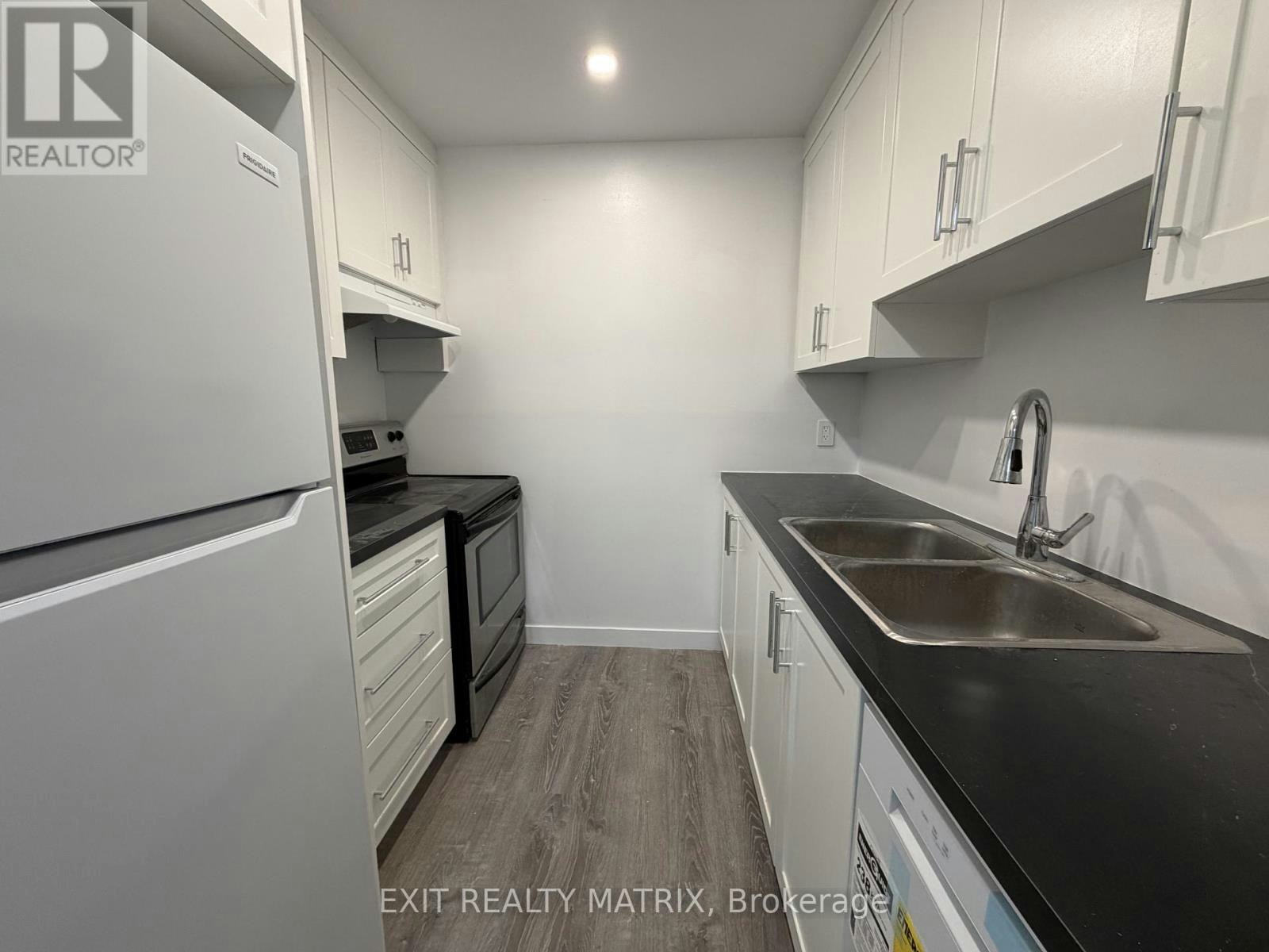 50-2610 Draper Avenue, Ottawa, ON, K2H 8X8 - 4