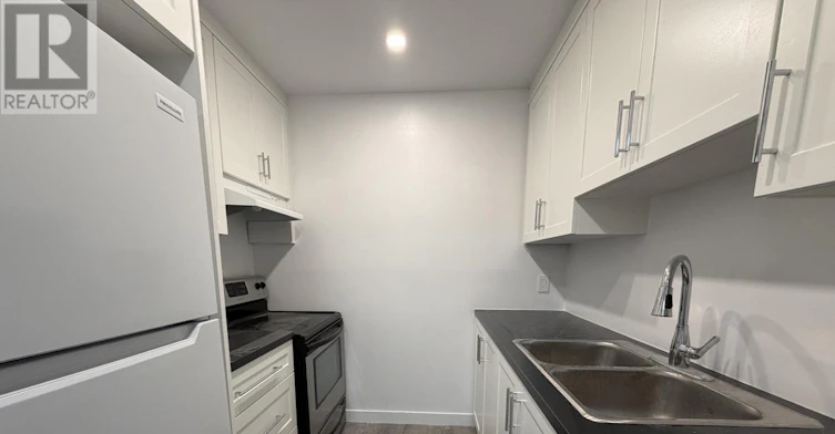 50-2610 Draper Avenue, Ottawa, ON, K2H 8X8 - 4