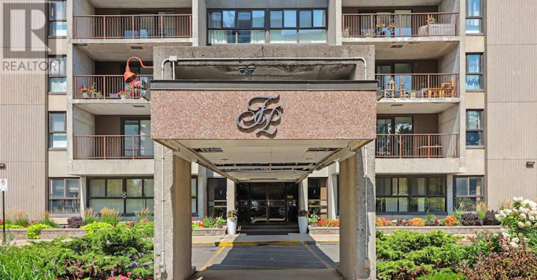 2001-1785 Frobisher Lane, Ottawa, ON, K1G 3T7 - 3