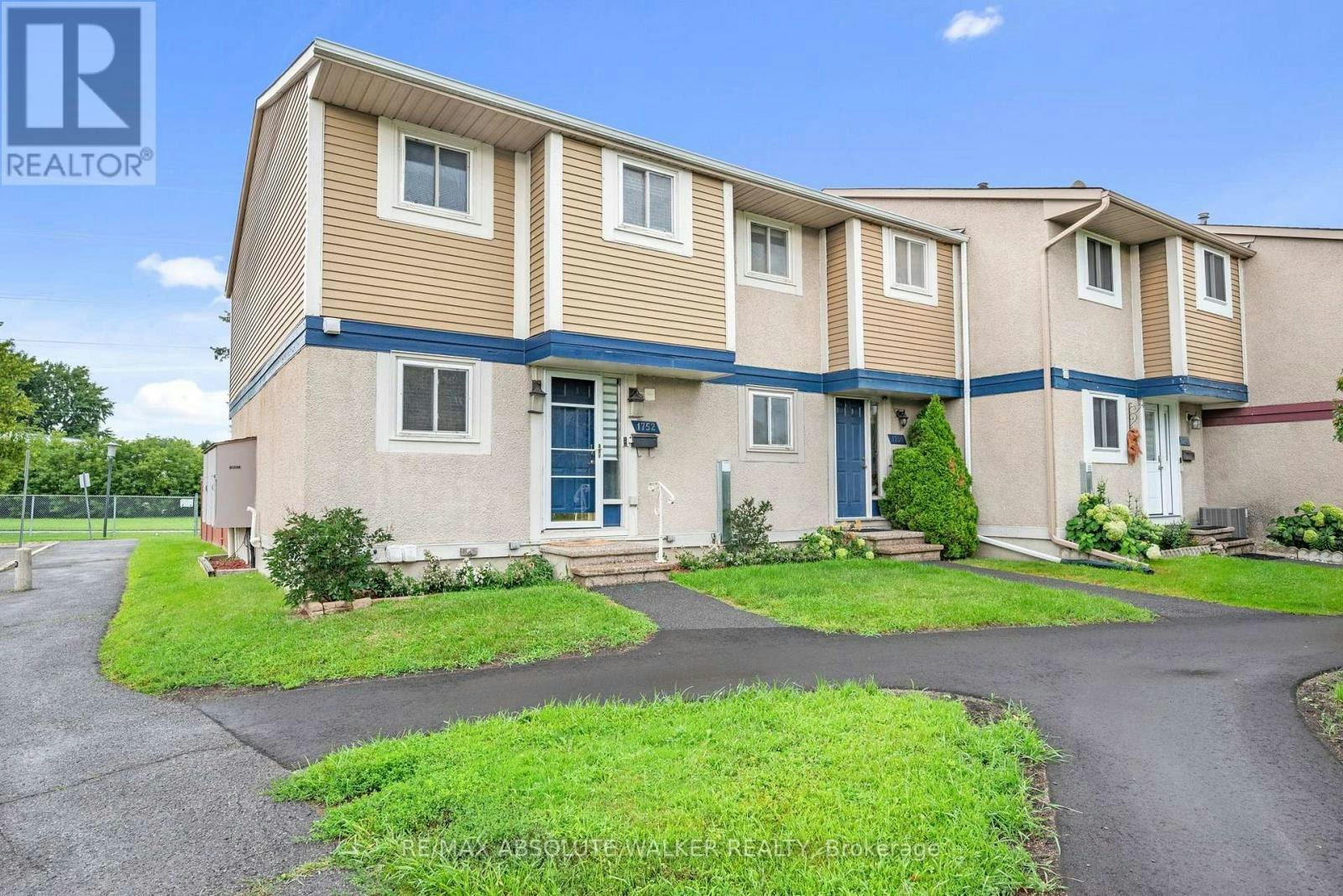 1752 Stonehenge Crescent, Ottawa, ON, K1B 4Z9