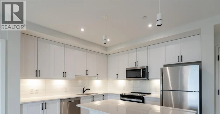 610-1540 Venetian Boulevard, Point Edward, ON, N7T 0A4 - 9
