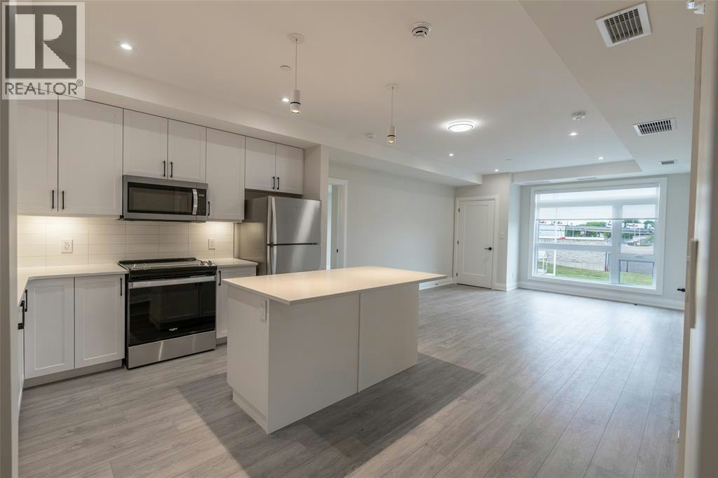 204-1540 Venetian Boulevard, Point Edward, ON, N7T 0A4 - 5