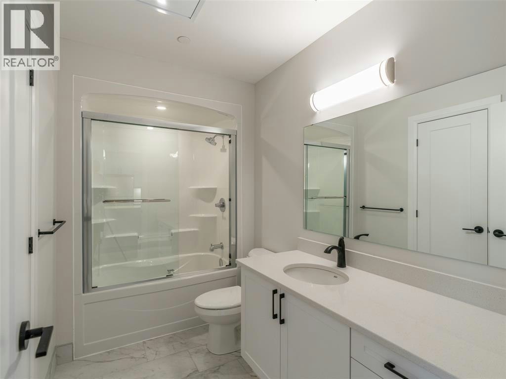 204-1540 Venetian Boulevard, Point Edward, ON, N7T 0A4 - 4