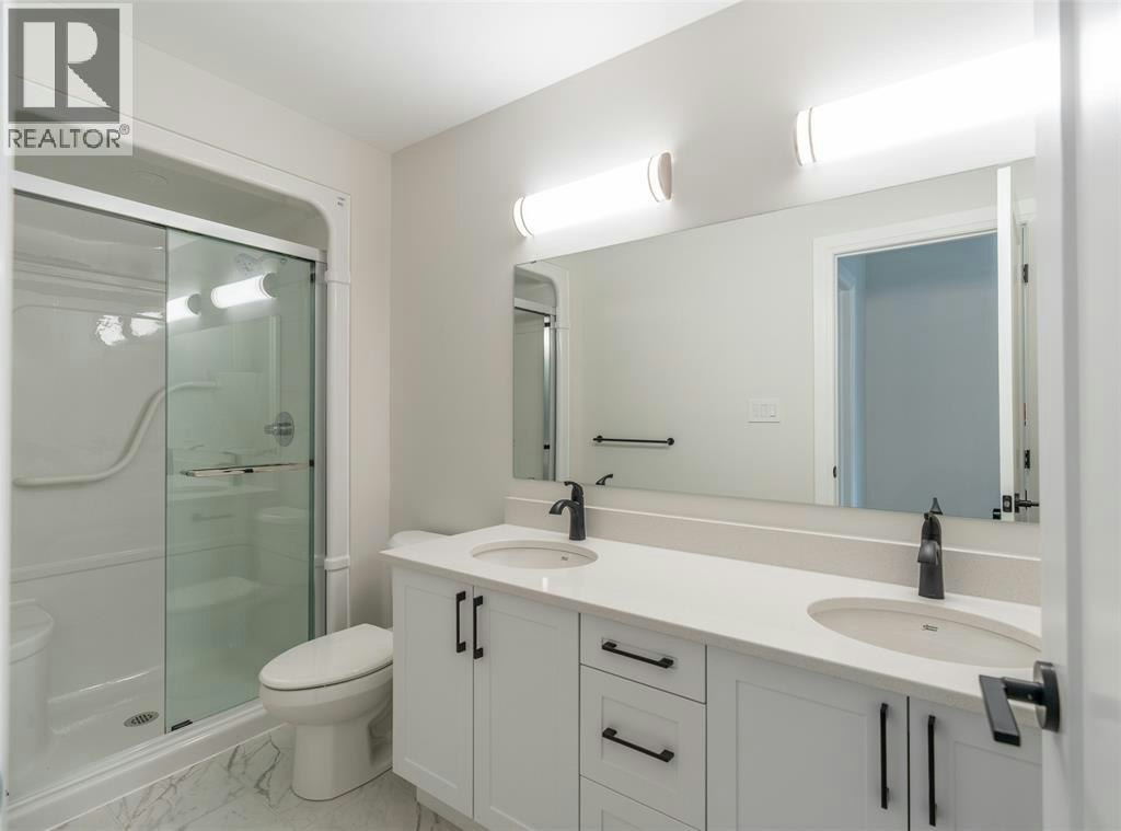 204-1540 Venetian Boulevard, Point Edward, ON, N7T 0A4 - 13
