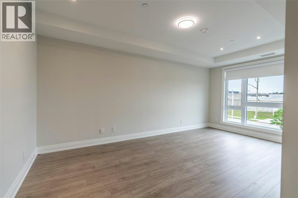 204-1540 Venetian Boulevard, Point Edward, ON, N7T 0A4 - 8