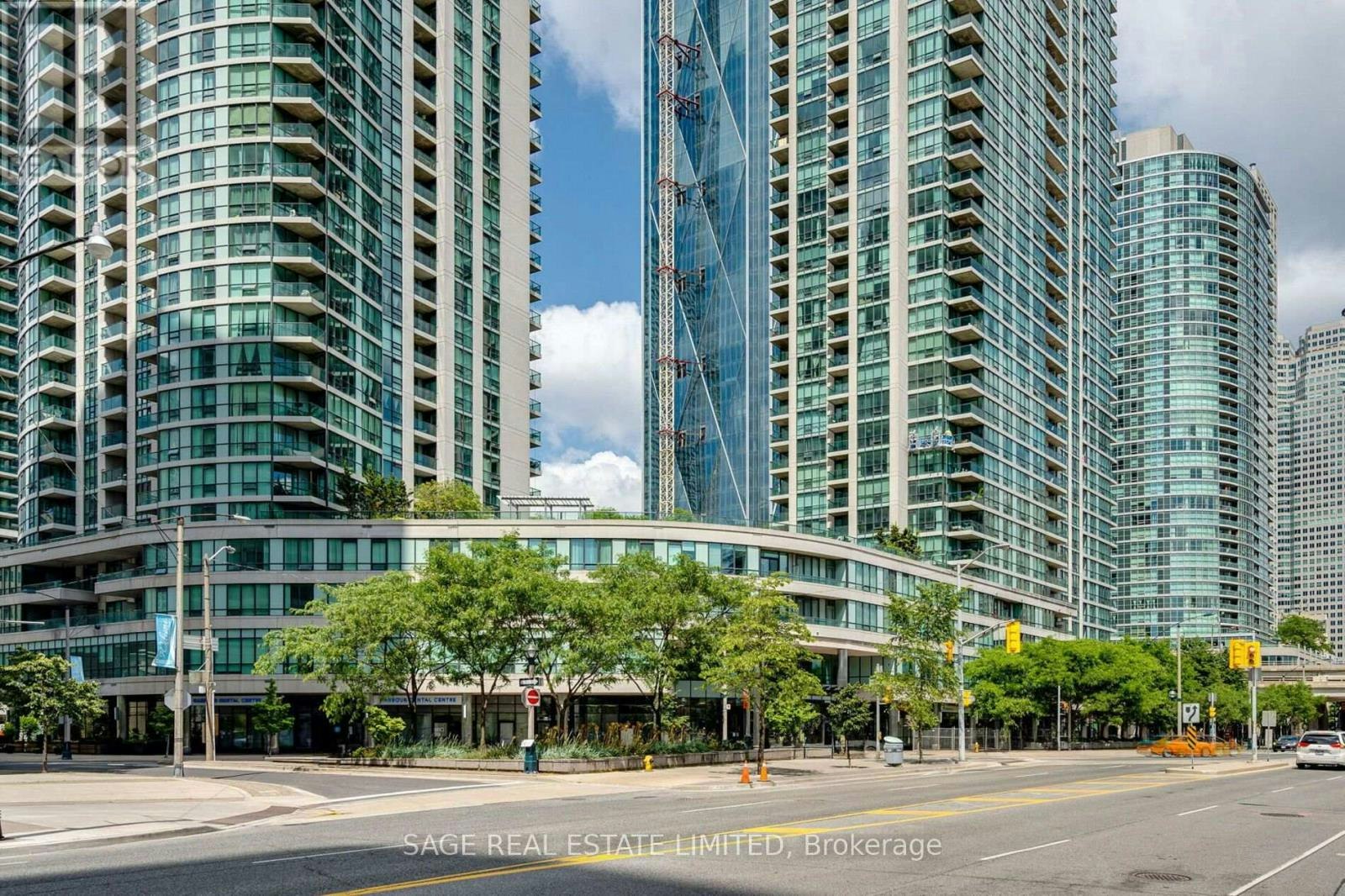 2711-16 Yonge Street, Toronto, ON, M5E 2A1