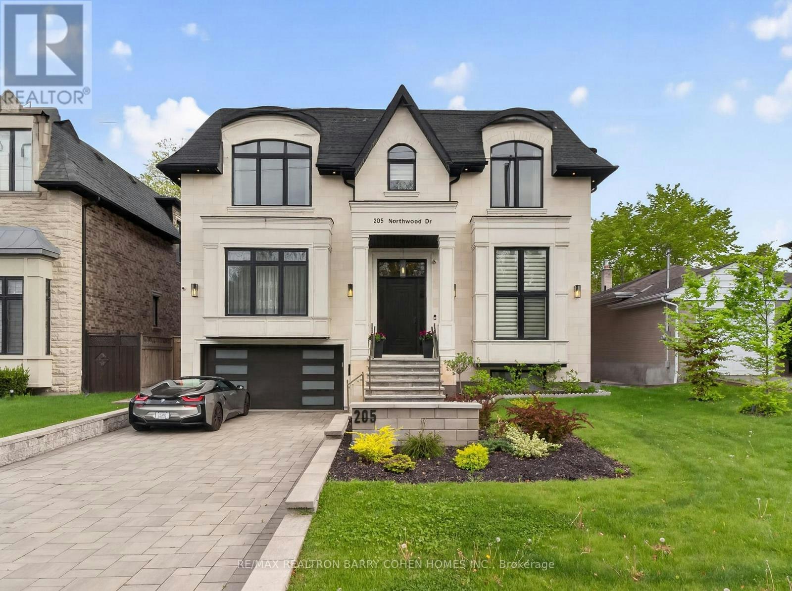 205 Northwood Drive, Toronto, ON, M2M 2K5