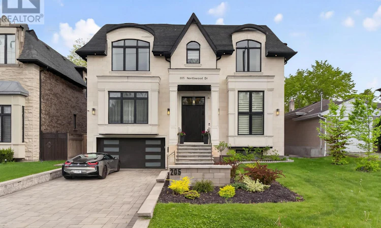 205 Northwood Drive