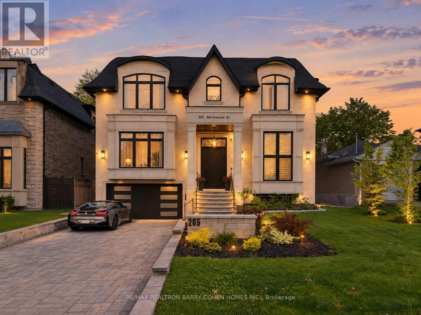 205 Northwood Drive, Toronto, ON, M2M 2K5
