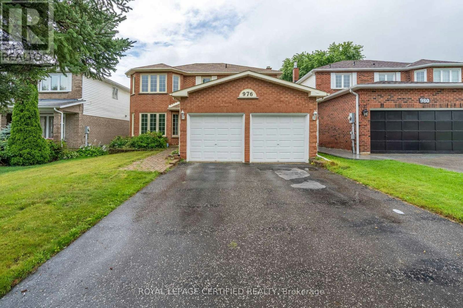 976 Grandview Street N, Oshawa, ON, L1K 2E3