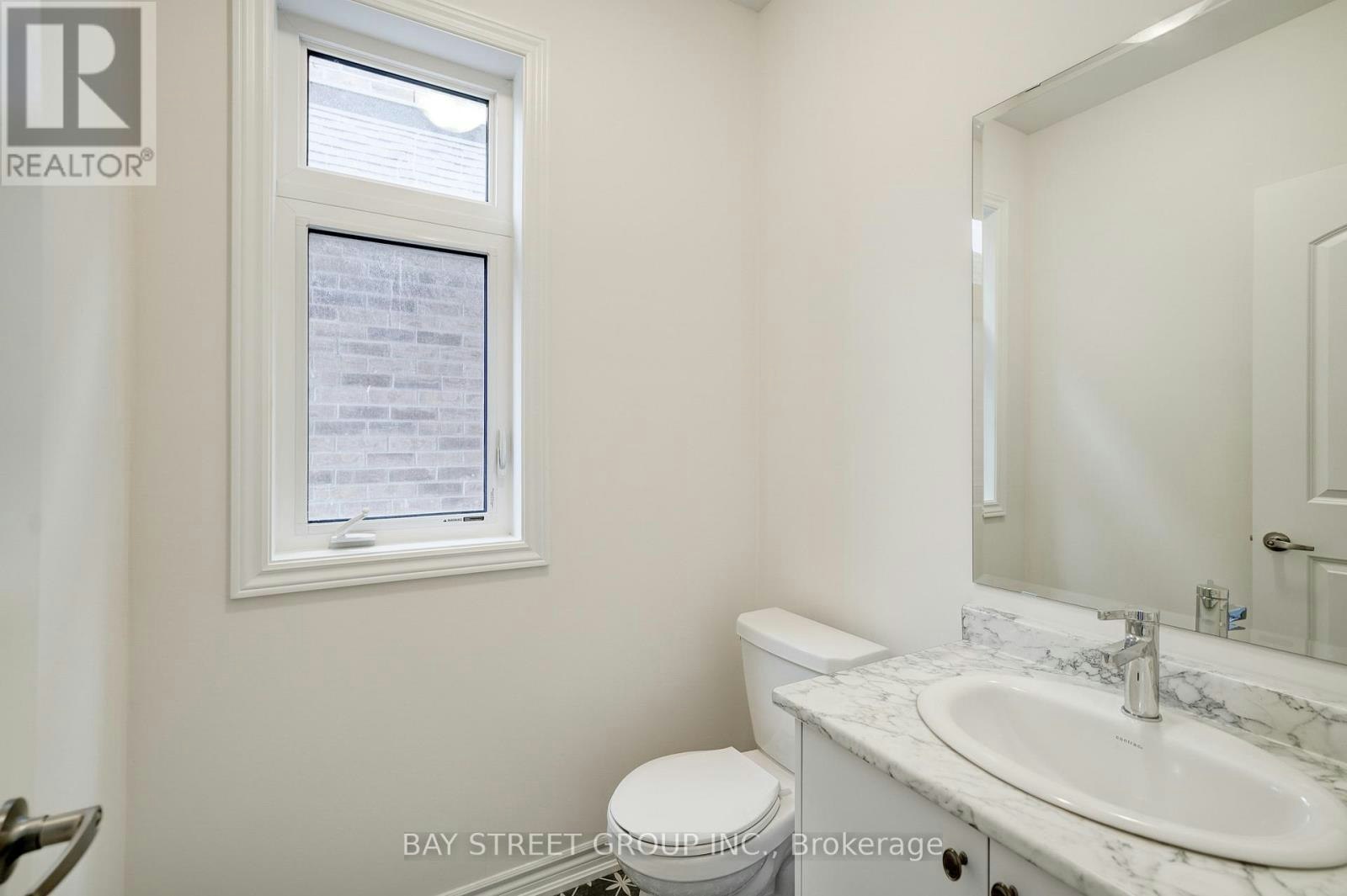 25 Garrett Styles Drive, Georgina, ON, L4P 0J1 - 8