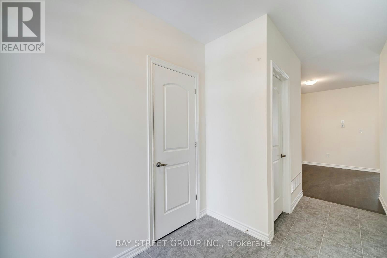 25 Garrett Styles Drive, Georgina, ON, L4P 0J1 - 5