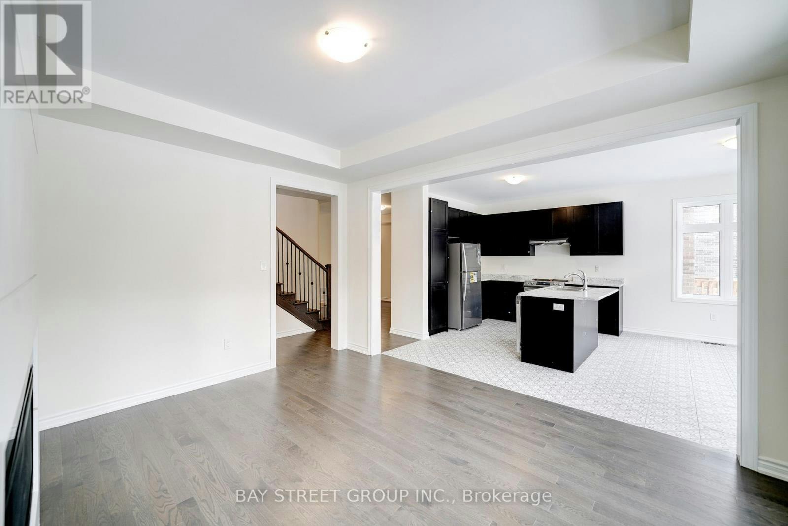 25 Garrett Styles Drive, Georgina, ON, L4P 0J1 - 13
