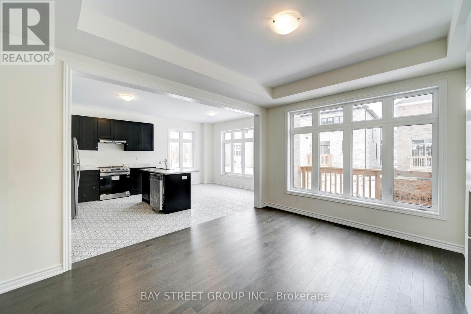 25 Garrett Styles Drive, Georgina, ON, L4P 0J1 - 12