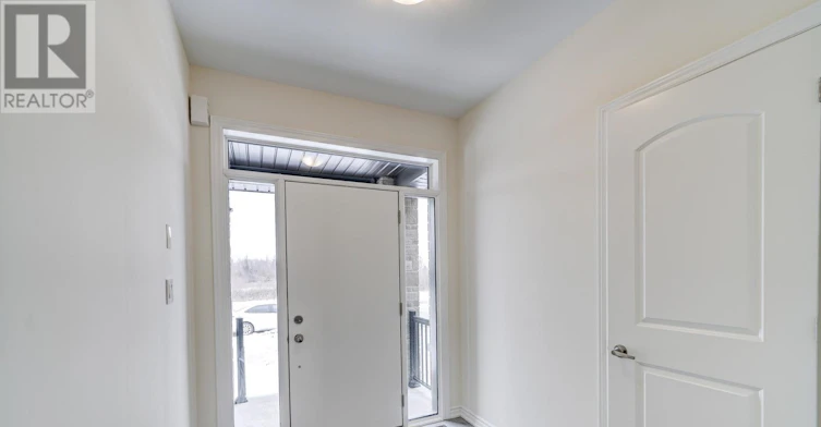 25 Garrett Styles Drive, Georgina, ON, L4P 0J1 - 3