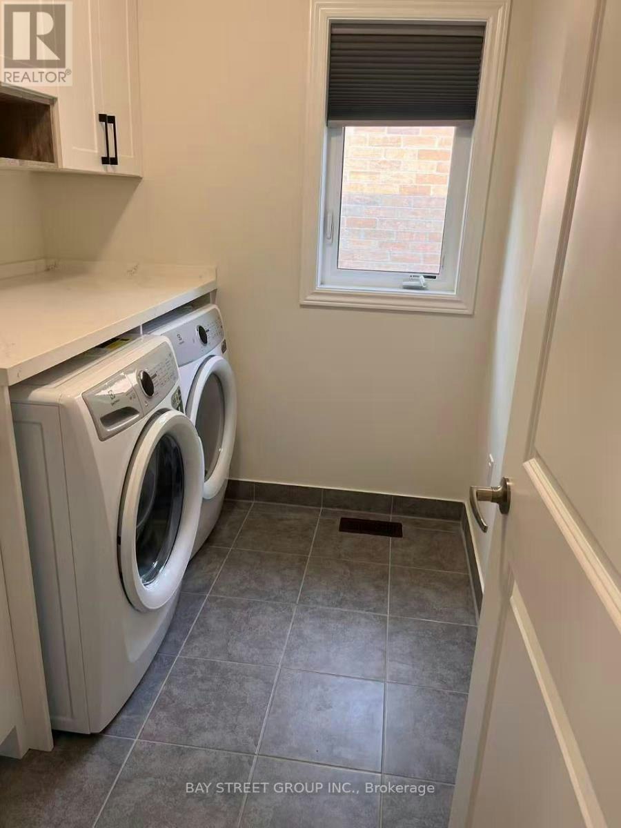 25 Garrett Styles Drive, Georgina, ON, L4P 0J1 - 38