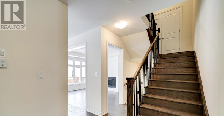 25 Garrett Styles Drive, Georgina, ON, L4P 0J1 - 9