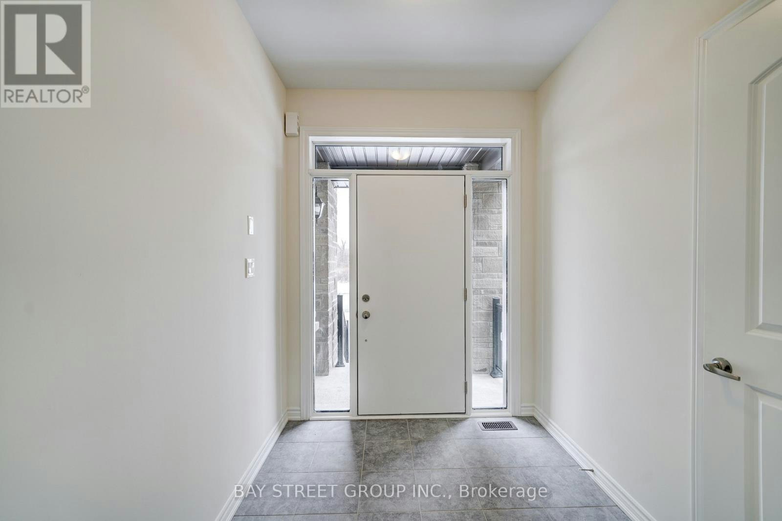 25 Garrett Styles Drive, Georgina, ON, L4P 0J1 - 4