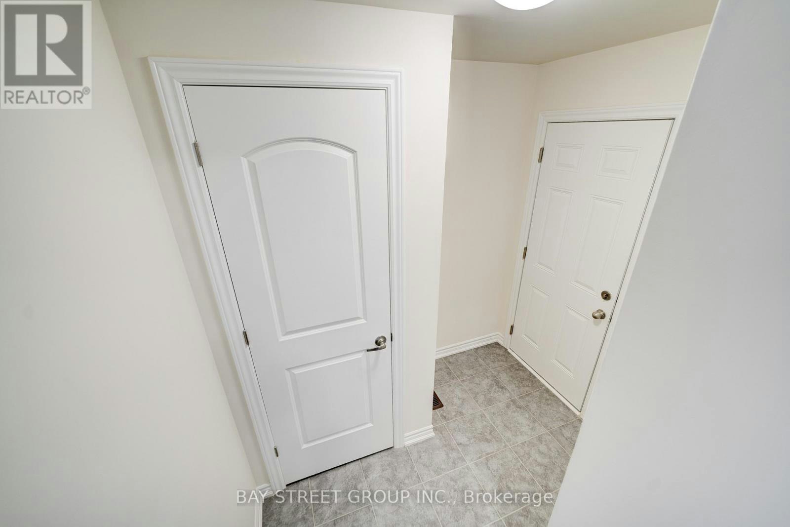 25 Garrett Styles Drive, Georgina, ON, L4P 0J1 - 23