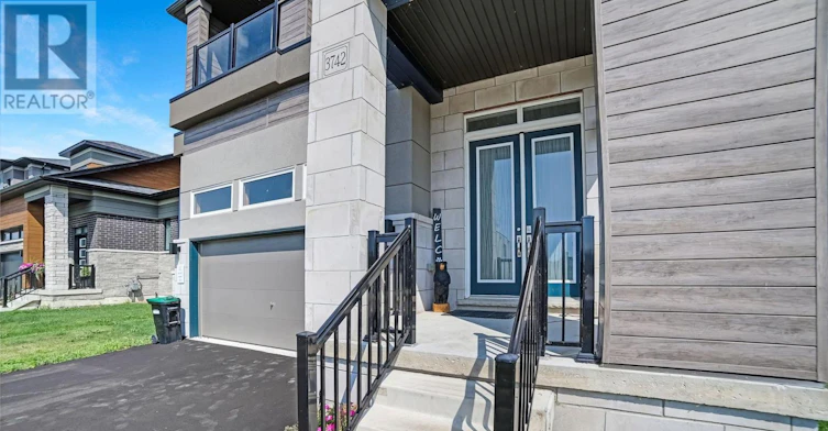 3742 Sunbank Crescent, Severn, ON, L3V 6H3 - 4