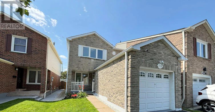 4334 Lee Drive, Mississauga, ON, L4W 4A8 - 2
