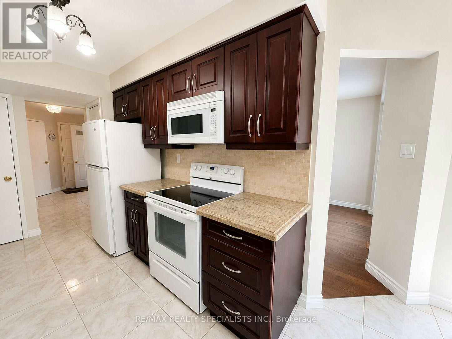 4334 Lee Drive, Mississauga, ON, L4W 4A8 - 4