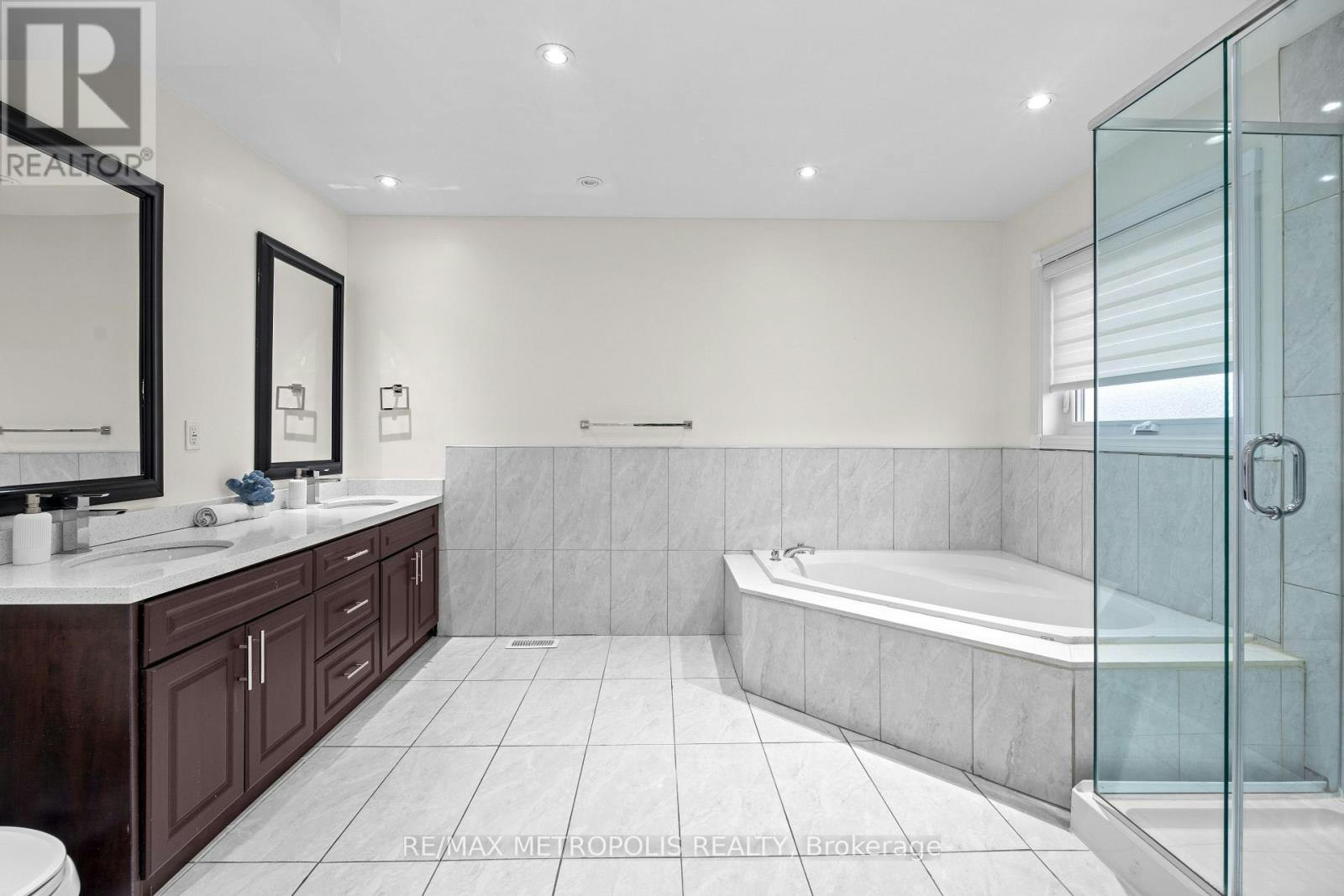 MAIN & UPPER-552 Feathergrass Crescent, Mississauga, ON, L4Z 3Y5 - 16