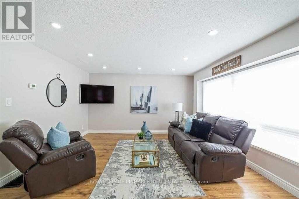 733 Parkview Crescent, Cambridge, ON, N3H 5A1 - 4