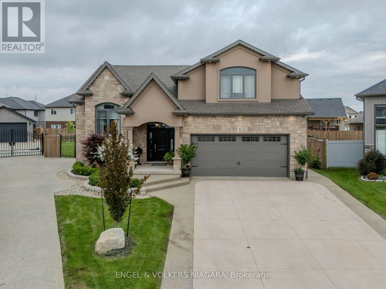 5 Delicious Court, Thorold, ON, L2V 0J8